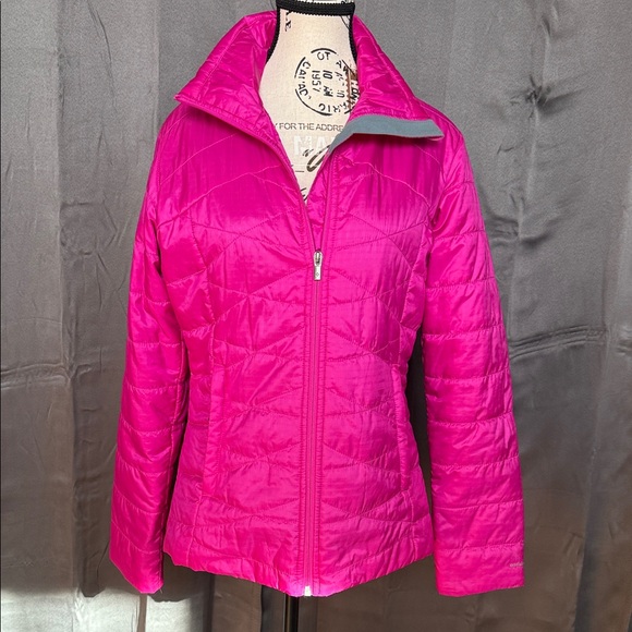 Colombia light weight puffer jacket in hot pink - Picture 1 of 11